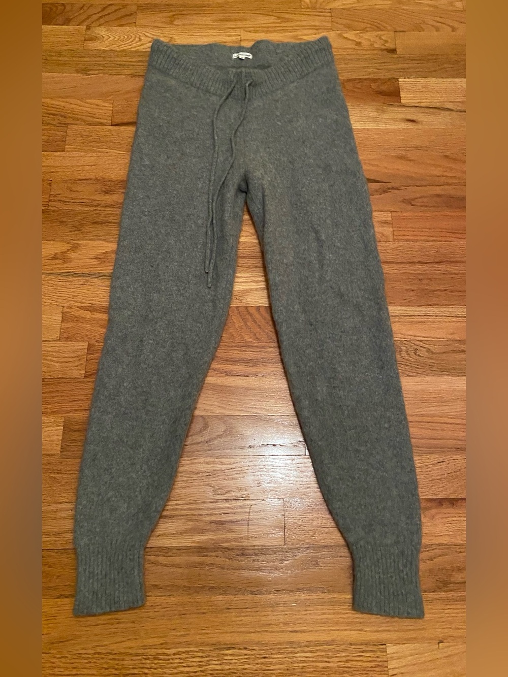 Unsubscribed 100% cashmere gray pants XS Cozy Knit Jogger Pants